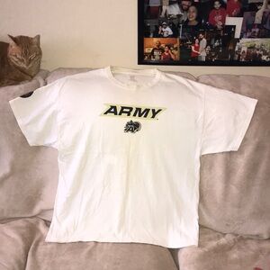 Hanes XL Army short sleeved shirt with Coke Zero on arm 💕